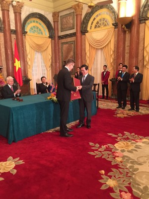 Acuerdo de cooperación en geotermia firmado entre Islandia y Vietnam