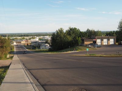 Pruebas de pozos en curso en el proyecto geotérmico Tu Deh-Kah, BC, Canadá