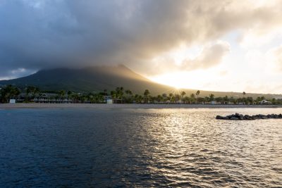 La Administración de la Isla de Nevis extiende fecha límite para licitación de perforación geotérmica financiada por el Banco de Desarrollo del Caribe.